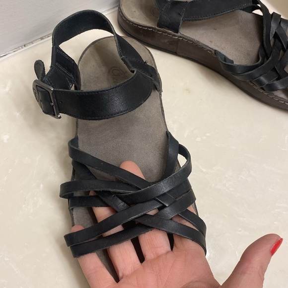 2 pair Black leather Chacos - Picture 4 of 8
